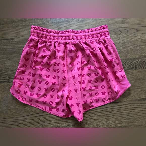 NWOT Disney x Lululemon *Hotty Hot High-Rise Short 4"
Disney Classic Pink - Picture 1 of 6